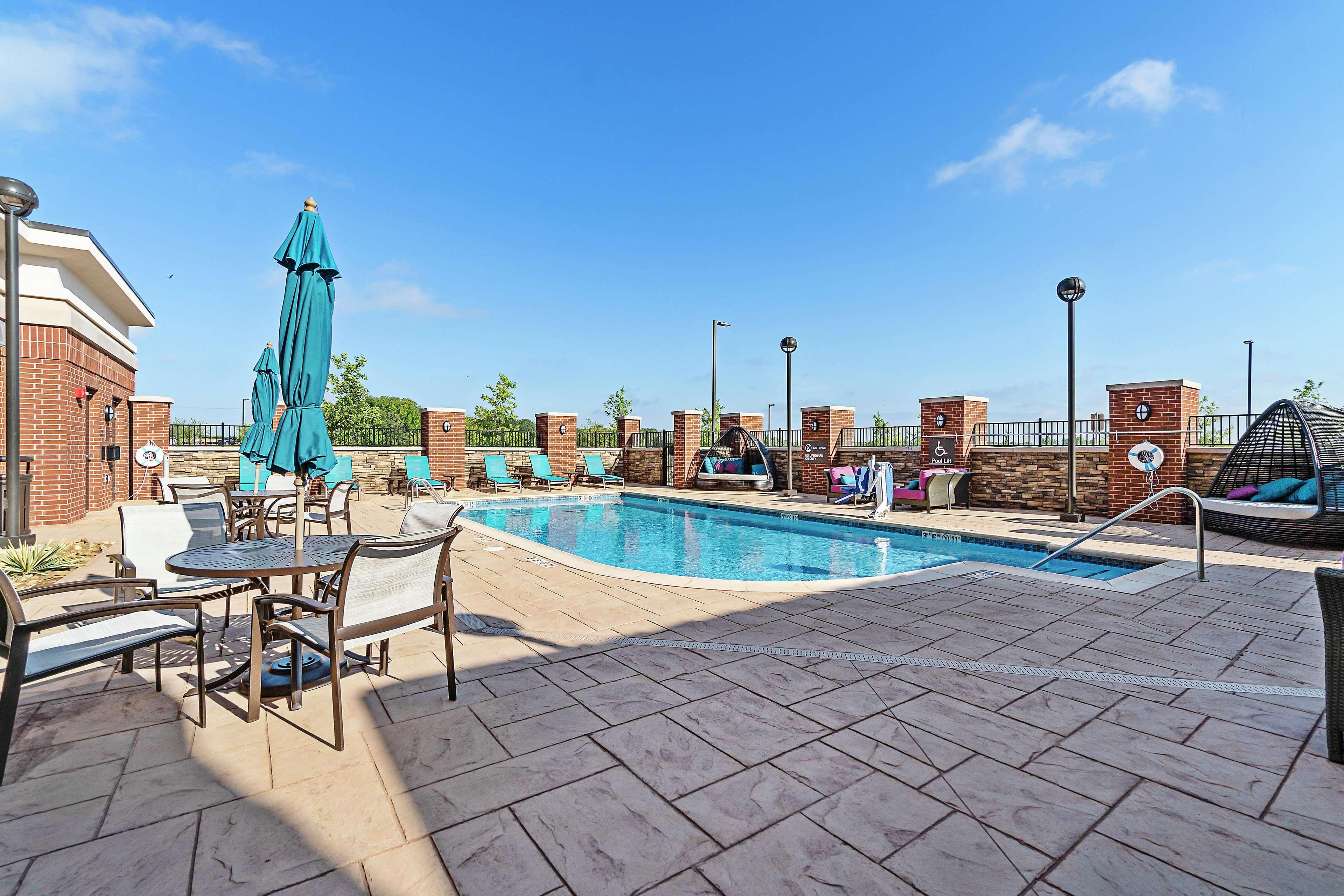 Hilton Garden Inn Edmond/Oklahoma City North Exterior photo